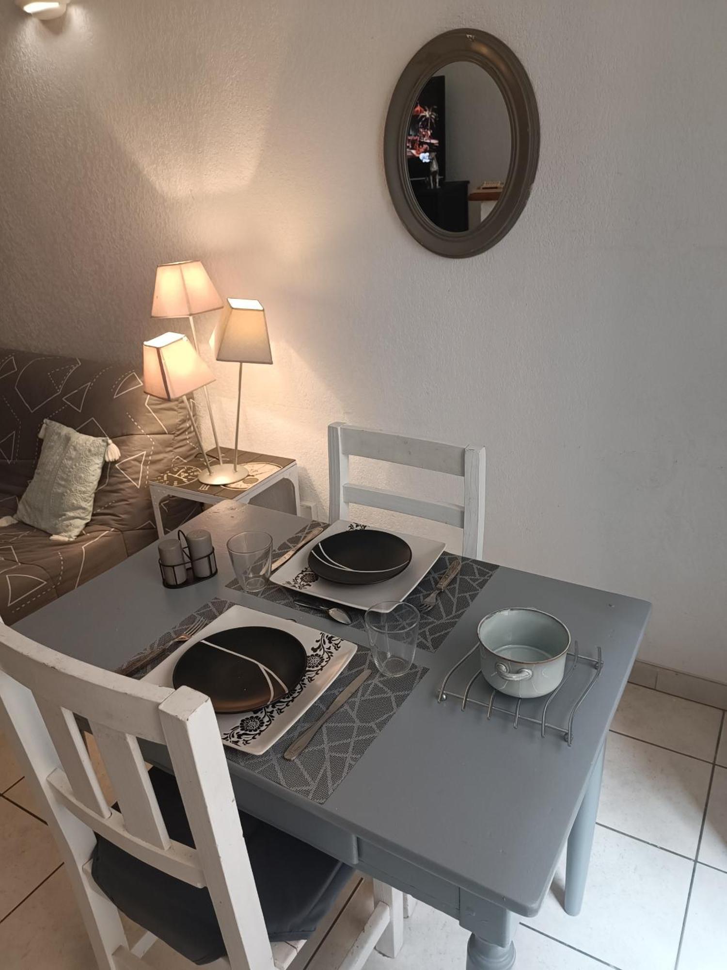 Grand Studio Meuble Chez Coco Romans-sur-Isère Eksteriør bilde